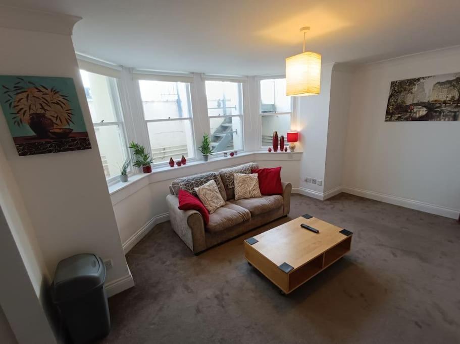 Seafront Apartment In WTA-toernooi van Eastbourne Buitenkant foto