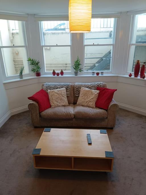 Seafront Apartment In WTA-toernooi van Eastbourne Buitenkant foto